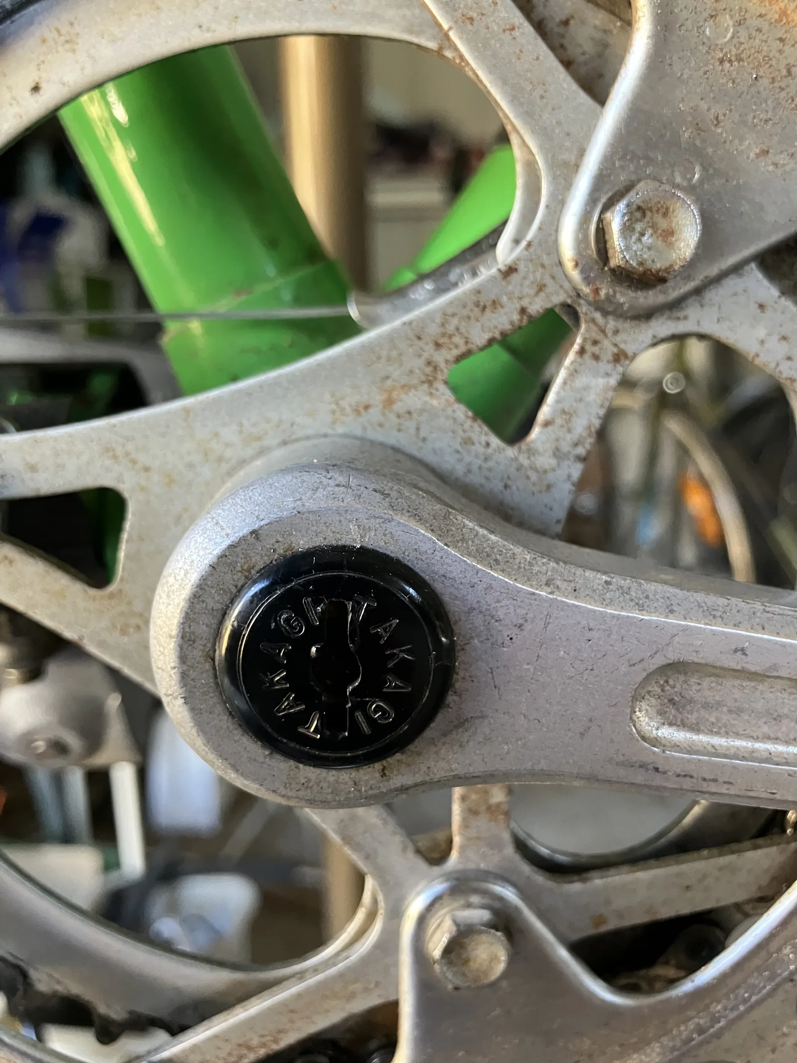 takagi dust/crank cap